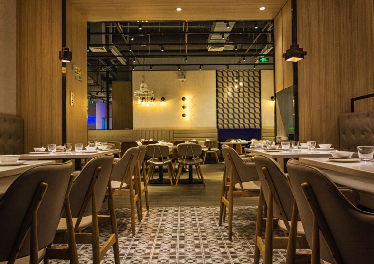 QSR Interior Design: Creating Fast, Functional, and Friendly Spaces